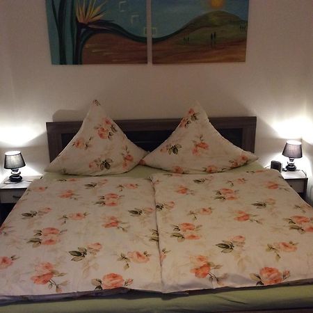 Ferienwohnung In Fuhlenbrock บอททรอพ ภายนอก รูปภาพ